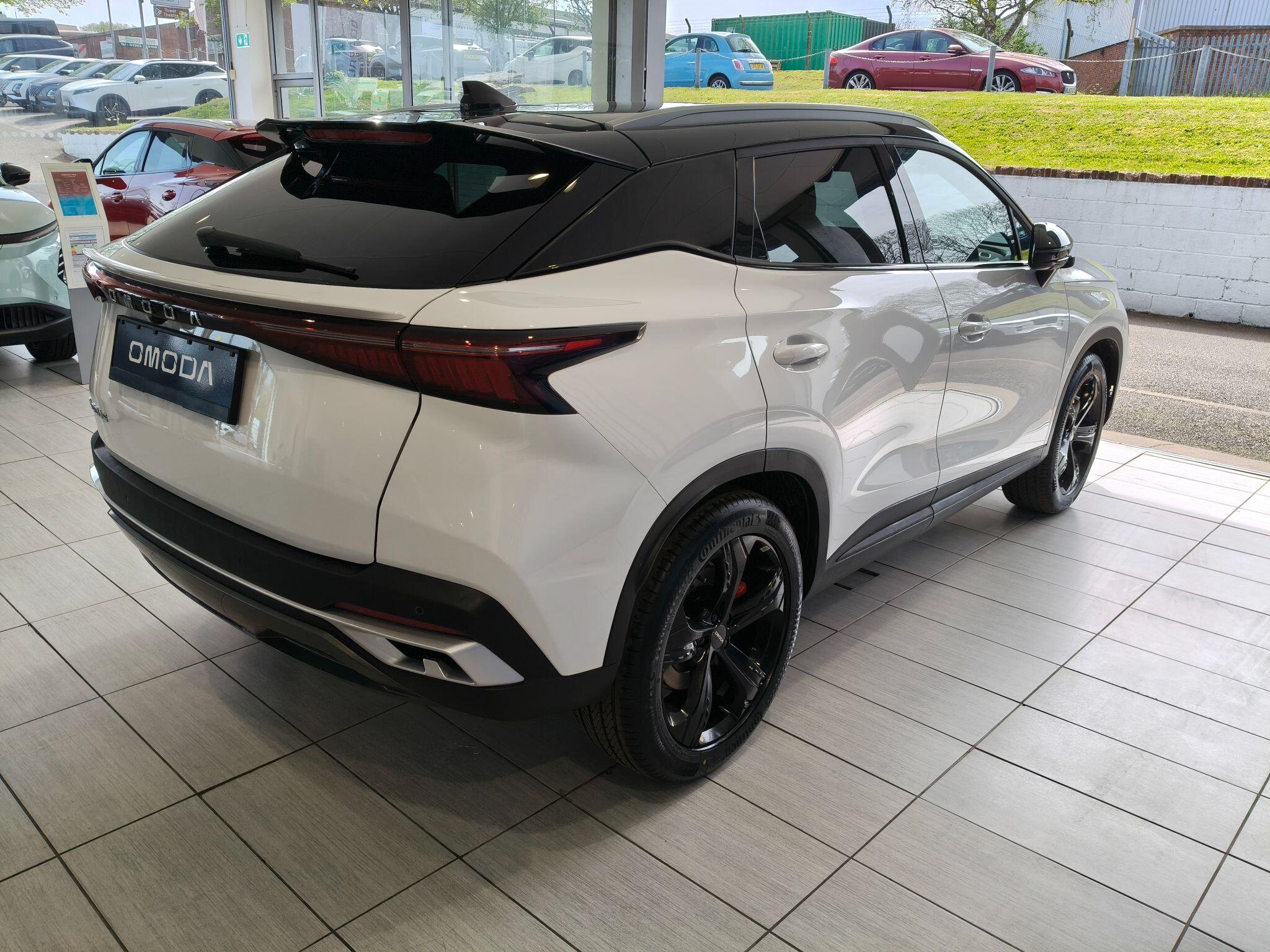 Large vehicle image